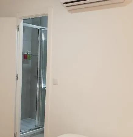 - Antonio Pedro Rum i privatbostad Lisboa