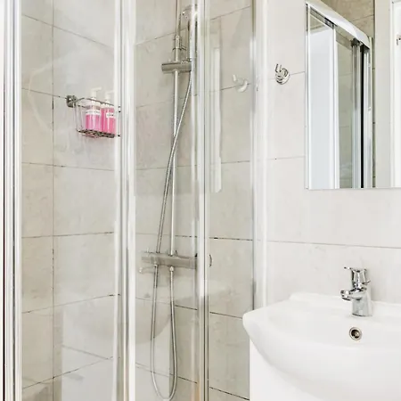 Quarto em Acomodações Particulares Antônio Pedro *