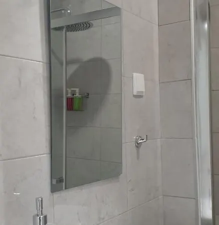 - Antonio Pedro * 리스본